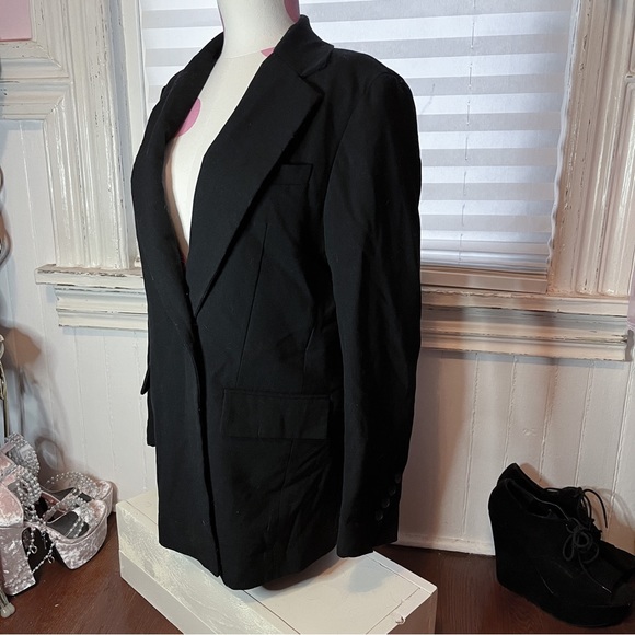 Mo & Co Black Blazer - Picture 3 of 9